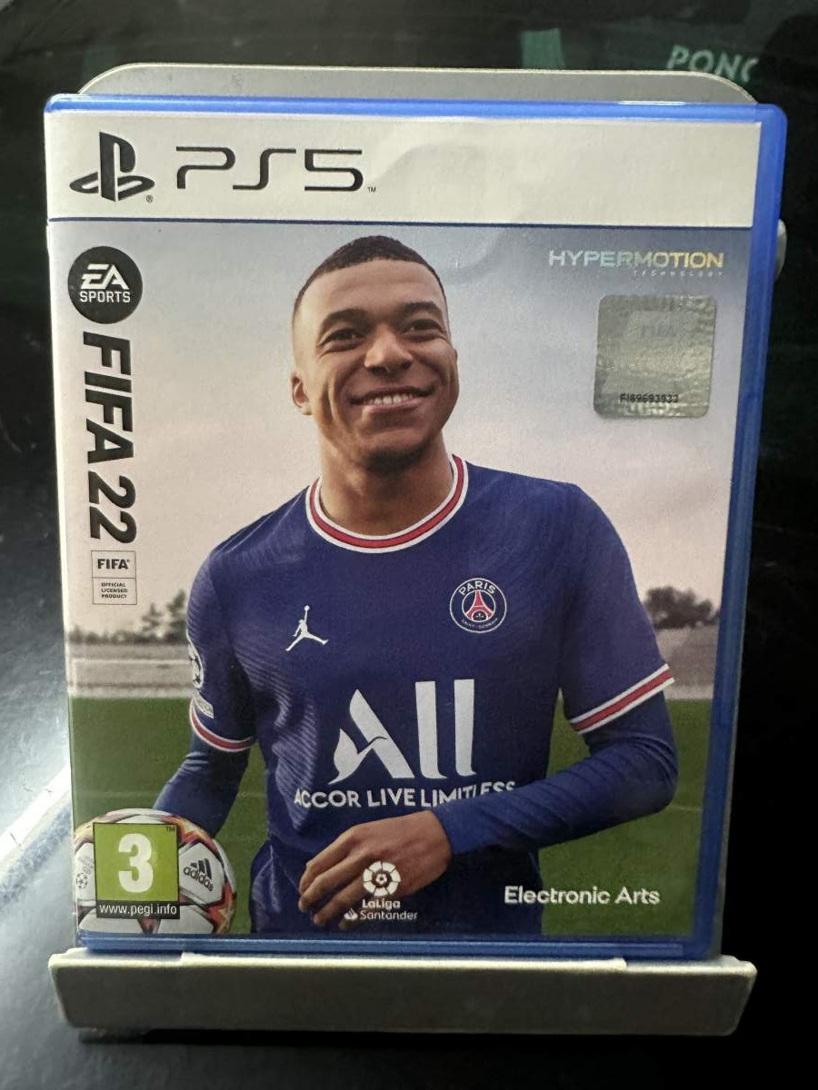FIFA 22: The Ultimate Soccer Experience (2021)